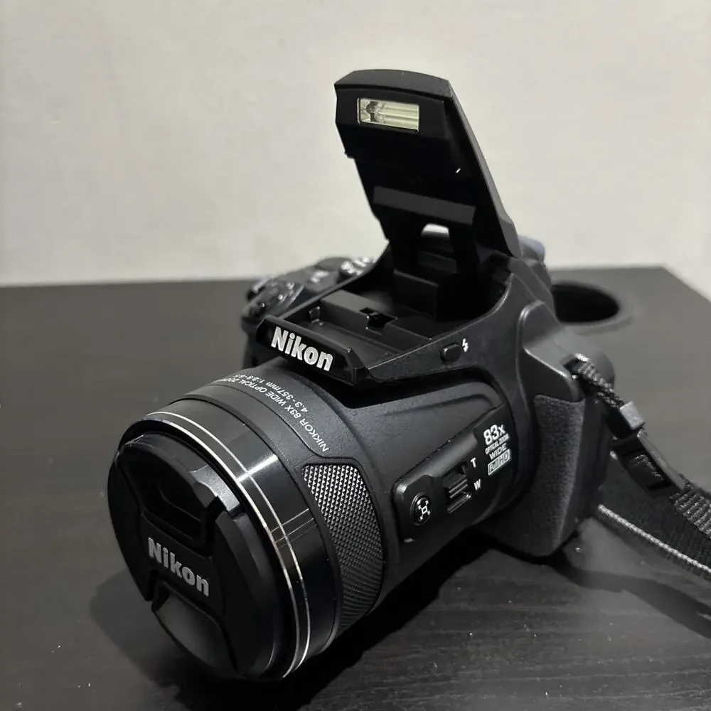Nikon coolpix P900 Digital Camera 16MP 83x Optical Zoom With Bag & Accessories
